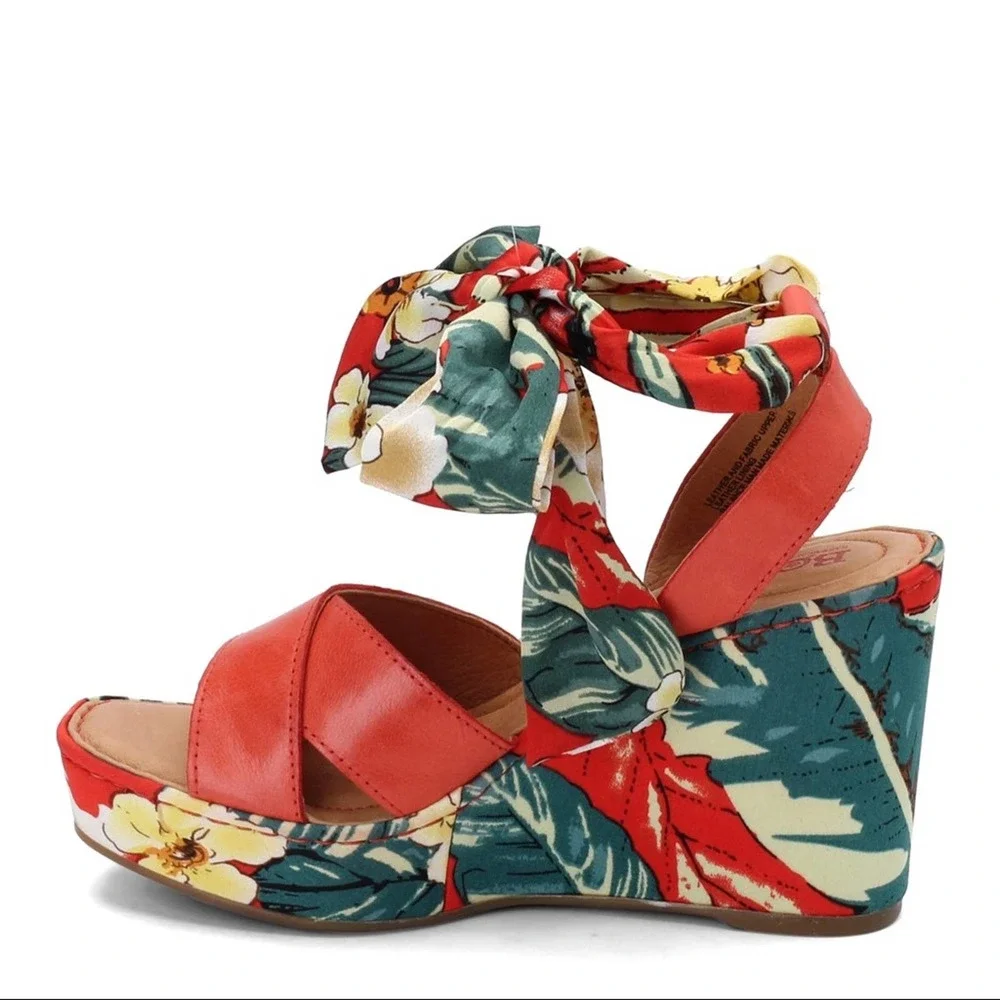 NEW Born Salton Sandals in Red sz 9 - Picture 13 of 14